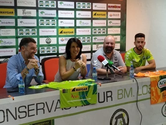 Presentacion-camiseta-balonmano-antequera-el-botijo