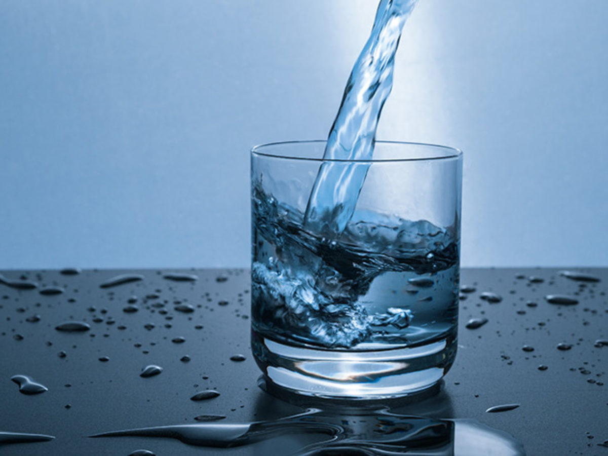 Amigo por correspondencia Sacrificio sobresalir Cuántos vasos de agua son un litro? Aclaramos las dudas
