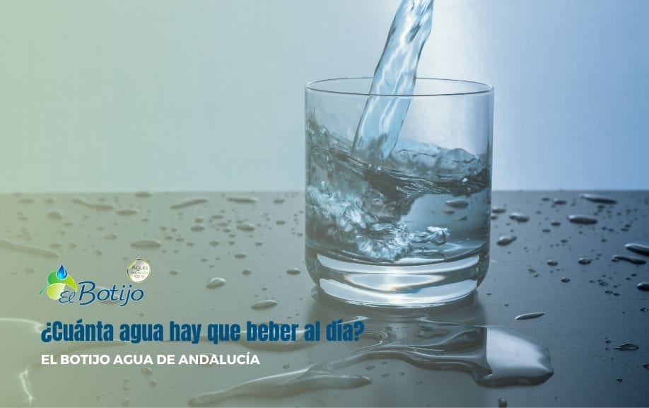 Cuánta agua hay que beber al día máximo