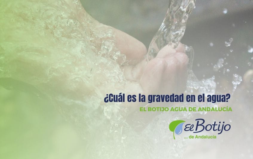 fuerza de la gravedad en el agua